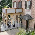 Nagi - Luxury Lägenhetshotell Albavilla
