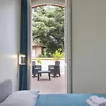 Lägenhetshotell Nagi - Luxury Albavilla