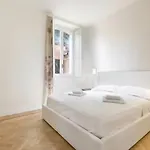 Nagi - Luxury Lägenhetshotell Albavilla