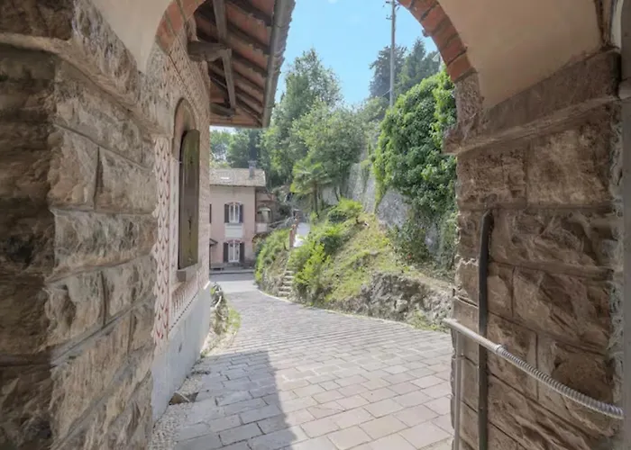 Alcaeus - Luxury 3* Albavilla