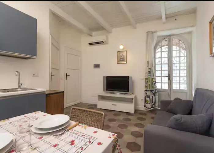 Alcaeus - Luxury Albavilla